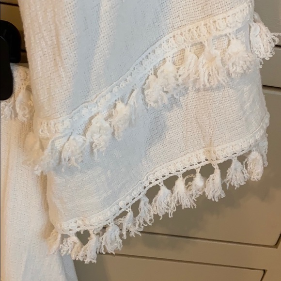 White fringe two piece set - Picture 4 of 4